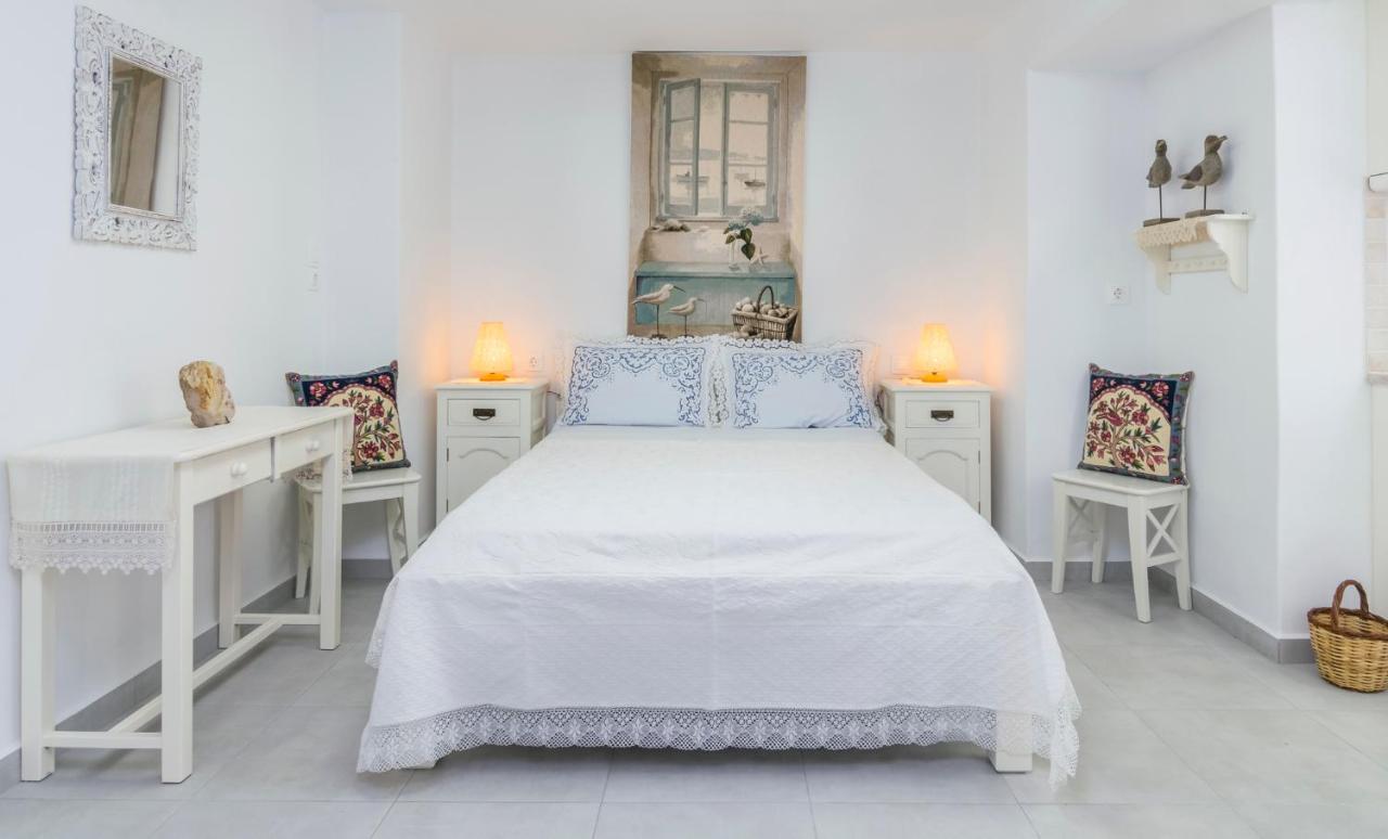 Kourita Garden Apartment With Sea View Near To The Port Of Milos Adamantas  Exteriör bild