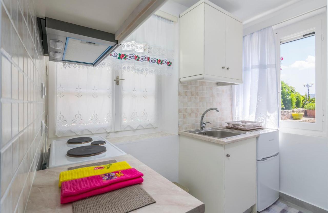 Kourita Garden Apartment With Sea View Near To The Port Of Milos Adamantas  Exteriör bild